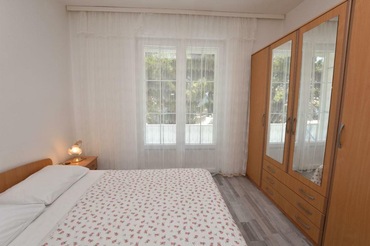 Apartments Brico Primosten Luaran gambar