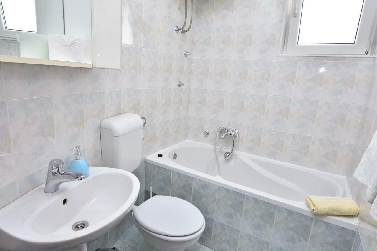 Apartments Brico Primosten Luaran gambar