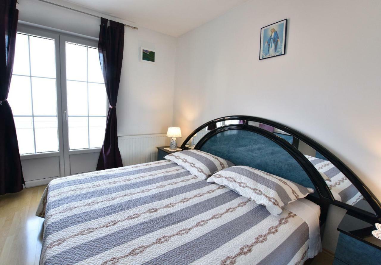 Apartments Brico Primosten Luaran gambar