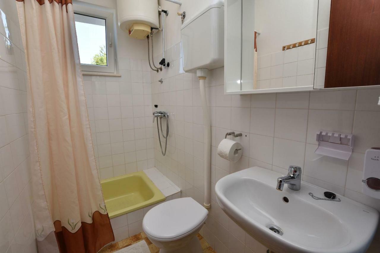 Apartments Brico Primosten Luaran gambar
